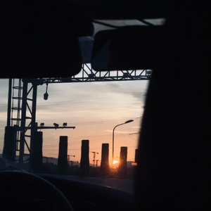 日本人玩胸吃乳30分钟
